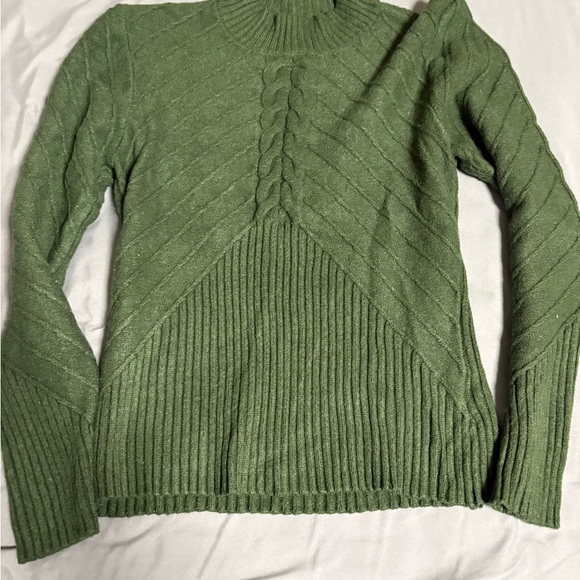 Jessica Simpson Olive Turtleneck Sweater - Picture 1 of 3